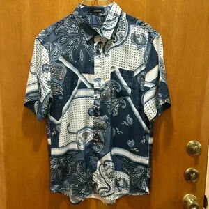 Men’s dress shirt size large